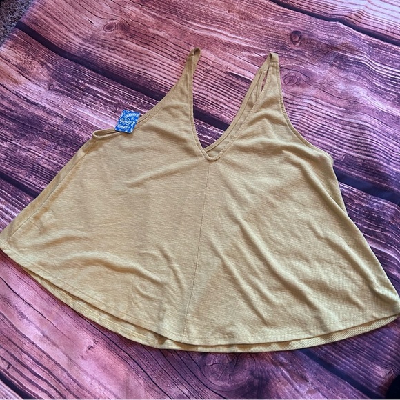 Women’s Free People Intimately 70s Green Tank Size M NWT - Picture 2 of 7